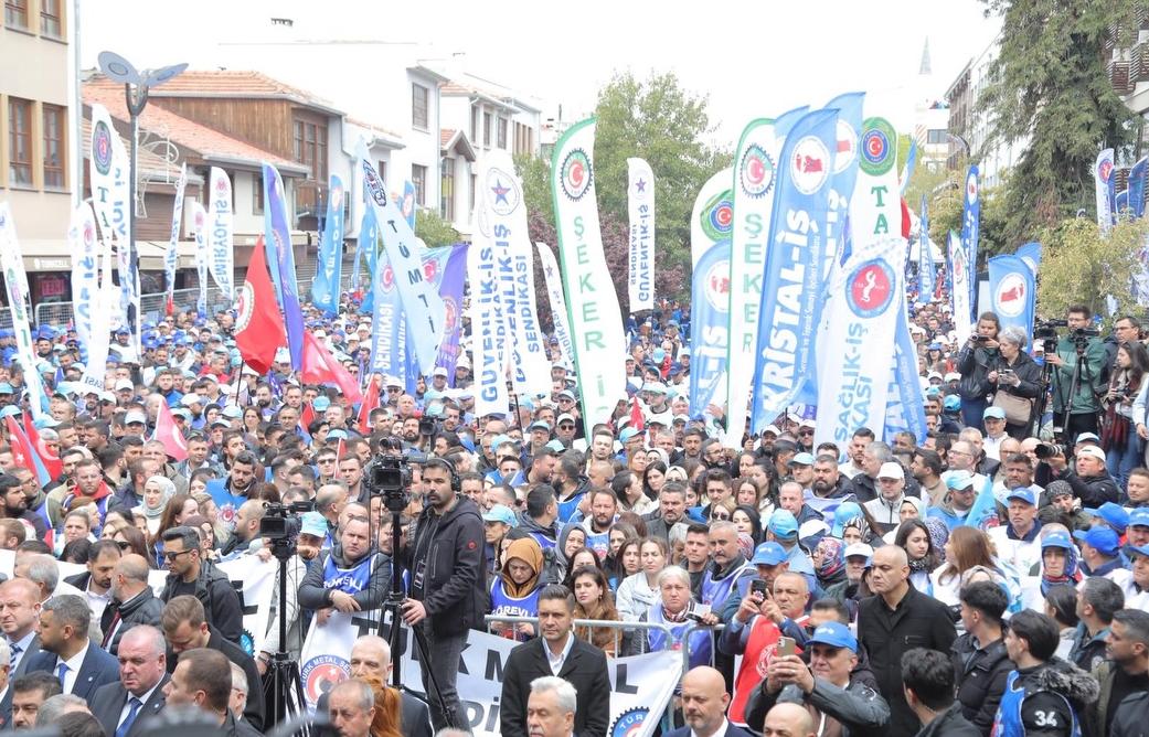 1 Mayıs kutlamalarına Dervişoğlu ve Atalay da katıldı