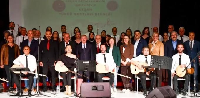 Türkü Dostları 2. konserini verdi
