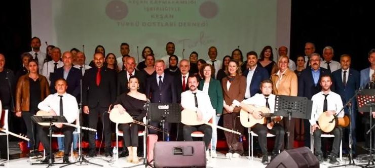 Türkü Dostları 2. konserini verdi