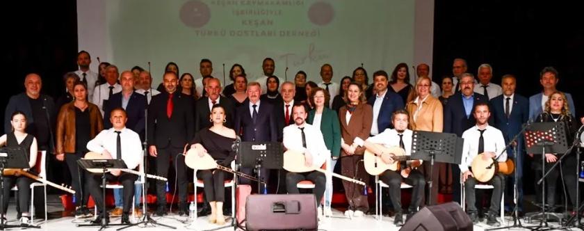 Türkü Dostları 2. konserini verdi