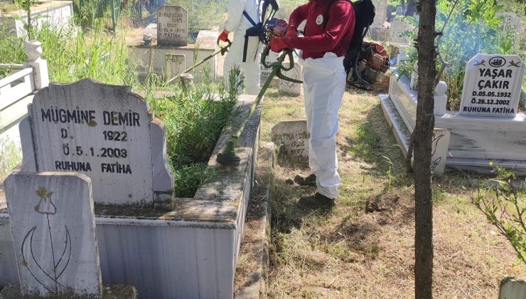 Keşan Belediyesi’nden bayram öncesi cami ve mezarlıklarda yoğun temizlik mesaisi