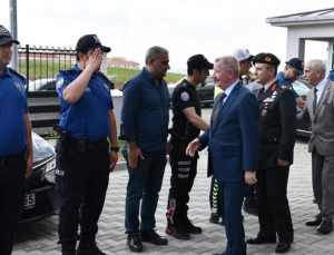 Resmi bayramlaşma arife günü yapıldı