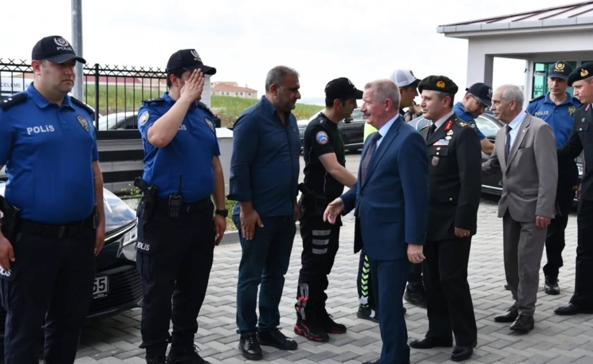 Resmi bayramlaşma arife günü yapıldı