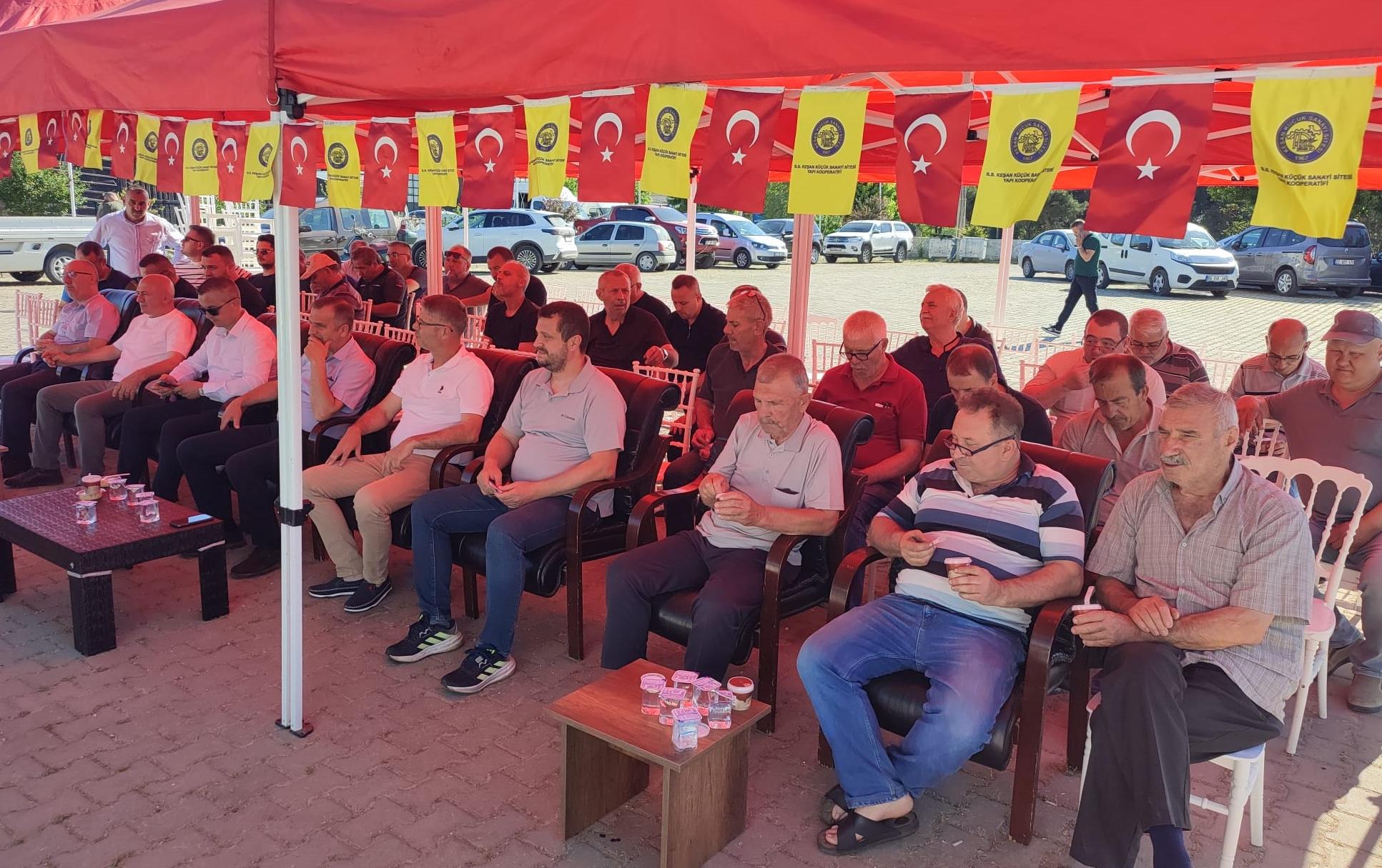 Gürel, genel kurulda sanayiyi “tır parkı” olarak kullananları uyardı: “Sanayi ücretsiz tır parkı değil!”