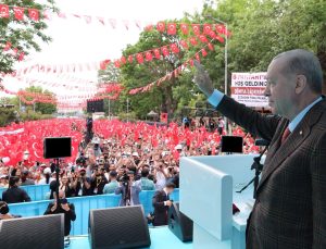 Edirne’de yatırımlara dikkat çeken Cumhurbaşkanı Erdoğan CHP’deki sürece de değindi:  “CHP artık bir siyasi parti gibi değil, adeta bir dönüşüm partisi gibi hareket ediyor”
